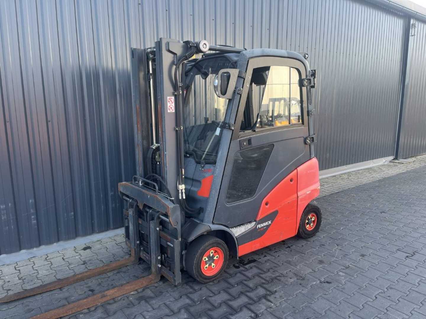 Used Forklift Truck LINDE H16T-01 GAS VIERRADFRONTSTAPLER (13072000)
