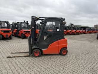 Used Forklift Truck LINDE H18D-01 DIESEL VIERRADFRONTSTAPLER (13053959)
