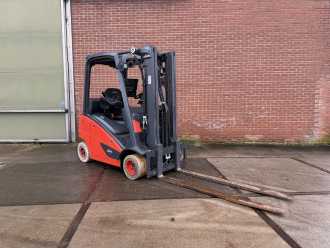 Used Forklift Truck LINDE H18T-01 GAS VIERRADFRONTSTAPLER (13032328) backdrop