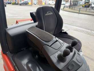 Used Forklift Truck LINDE H18T-01 GAS VIERRADFRONTSTAPLER (13032328)
