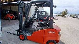 Used Forklift Truck LINDE H20D-01 DIESEL VIERRADFRONTSTAPLER (13001370) backdrop