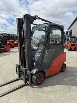 Used Forklift Truck LINDE H20D-01 DIESEL VIERRADFRONTSTAPLER (13042322) backdrop