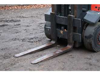 Used Forklift Truck LINDE H20T-02/600 GAS VIERRADFRONTSTAPLER (13041176)