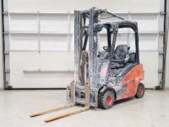 Used Forklift Truck LINDE H20T-02 GAS VIERRADFRONTSTAPLER (12930987) backdrop