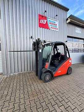 Used Forklift Truck LINDE H20T 392 GAS VIERRADFRONTSTAPLER (13022455) backdrop