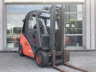 Used Forklift Truck LINDE H25D-01 DIESEL VIERRADFRONTSTAPLER (13058317) backdrop