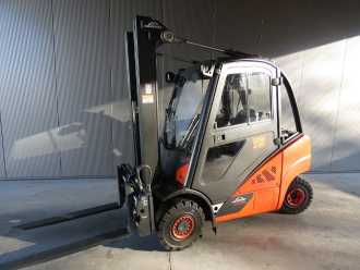 Used Forklift Truck LINDE H25D -02-392 DIESEL VIERRADFRONTSTAPLER (13076032) backdrop