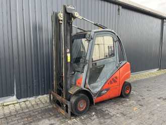 Used Forklift Truck LINDE H25D-02 DIESEL VIERRADFRONTSTAPLER (13004594) backdrop