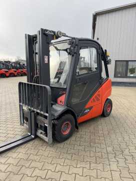 Used Forklift Truck LINDE H25D-02 DIESEL VIERRADFRONTSTAPLER (13069709) backdrop