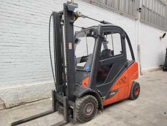 Used Forklift Truck LINDE H25D-02 EVO DIESEL VIERRADFRONTSTAPLER (13067323) backdrop