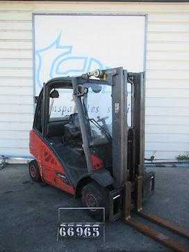 Used Forklift Truck LINDE H25T-02 EVO GAS VIERRADFRONTSTAPLER (13070188) backdrop