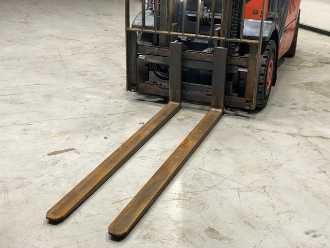 Used Forklift Truck LINDE H25T-02 GAS VIERRADFRONTSTAPLER (13024938)