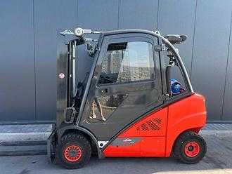Used Forklift Truck LINDE H25T-02 GAS VIERRADFRONTSTAPLER (13069668) backdrop