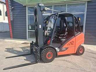 Used Forklift Truck LINDE H30 DIESEL VIERRADFRONTSTAPLER (13064227) backdrop