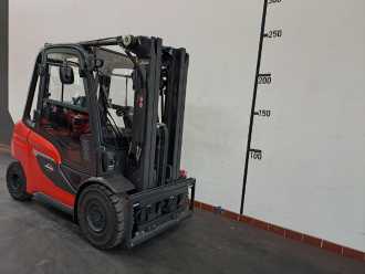 Used Forklift Truck LINDE H30 T: 3,0t (EU5) (B) GAS VIERRADFRONTSTAPLER (13047864)