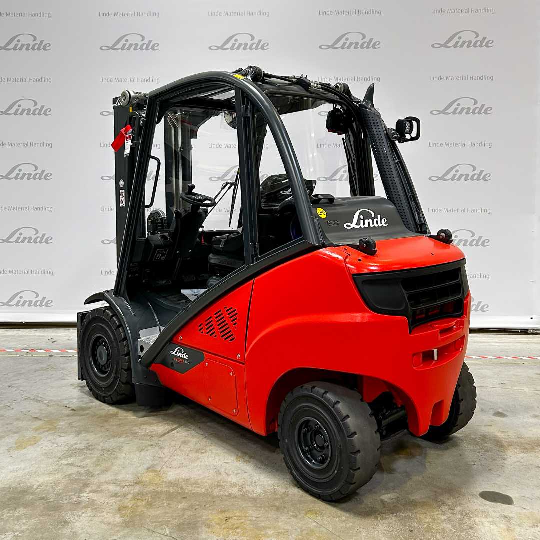 Used Forklift Truck LINDE H30 T: 3,0t GAS VIERRADFRONTSTAPLER (13069134)