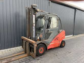 Used Forklift Truck LINDE H30D-01 DIESEL VIERRADFRONTSTAPLER (13036284) backdrop