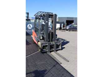 Used Forklift Truck LINDE H30D-01 DIESEL VIERRADFRONTSTAPLER (13041372)