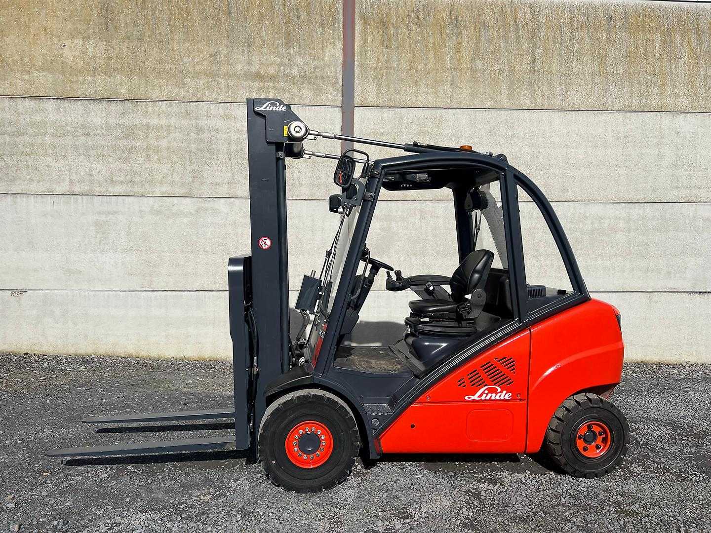 Used Forklift Truck LINDE H30D-01 DIESEL VIERRADFRONTSTAPLER (13071908)