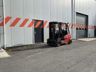 Used Forklift Truck LINDE H30D-01 DIESEL VIERRADFRONTSTAPLER (13075315)