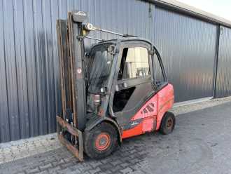Used Forklift Truck LINDE H30D-02 DIESEL VIERRADFRONTSTAPLER (13066519) backdrop