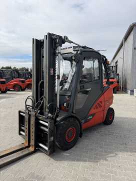 Used Forklift Truck LINDE H30D-02 DIESEL VIERRADFRONTSTAPLER (13067156) backdrop