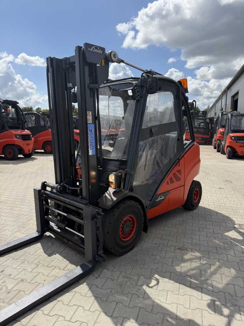 Used Forklift Truck LINDE H30D-02 DIESEL VIERRADFRONTSTAPLER (13070720)