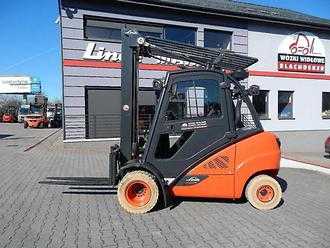 Used Forklift Truck LINDE H30D-02 Triplex , side shift DIESEL VIERRADFRONTSTAPLER (12999445) backdrop