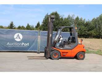 Used Forklift Truck LINDE H30D-03 DIESEL VIERRADFRONTSTAPLER (13062931) backdrop