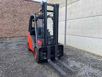 Used Forklift Truck LINDE H30T-02 EVO GAS VIERRADFRONTSTAPLER (13071910)