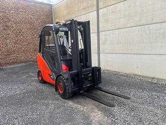 Used Forklift Truck LINDE H30T-02 EVO GAS VIERRADFRONTSTAPLER (13071939)