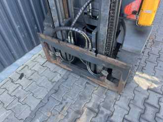 Used Forklift Truck LINDE H30T-02 GAS VIERRADFRONTSTAPLER (13038462)