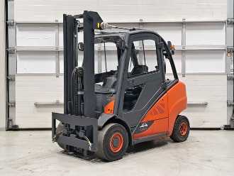 Used Forklift Truck LINDE H35D-02 DIESEL VIERRADFRONTSTAPLER (12813681) backdrop