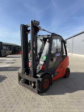 Used Forklift Truck LINDE H35D-02 DIESEL VIERRADFRONTSTAPLER (13071707) backdrop