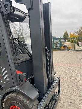 Used Forklift Truck LINDE H35D-02 Triplex Mat DIESEL VIERRADFRONTSTAPLER (12913801)