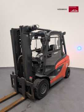 Used Forklift Truck LINDE H35D-1202-01 DIESEL VIERRADFRONTSTAPLER (13072934) backdrop