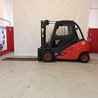 Used Forklift Truck LINDE H35D / UT X00890 DIESEL VIERRADFRONTSTAPLER (13065228)