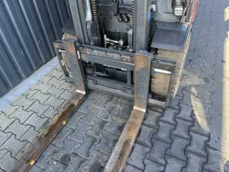 Used Forklift Truck LINDE H35T-01 GAS VIERRADFRONTSTAPLER (13067847)