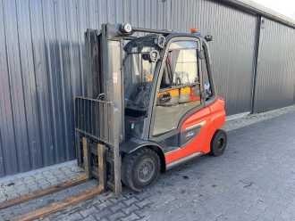 Used Forklift Truck LINDE H35T-01 GAS VIERRADFRONTSTAPLER (13068290) backdrop