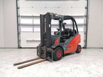 Used Forklift Truck LINDE H35T-02 GAS VIERRADFRONTSTAPLER (12846461) backdrop
