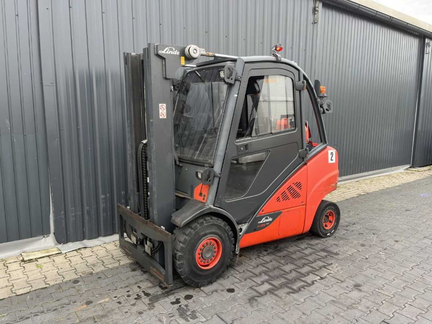 Used Forklift Truck LINDE H35T-02 GAS VIERRADFRONTSTAPLER (13069415)