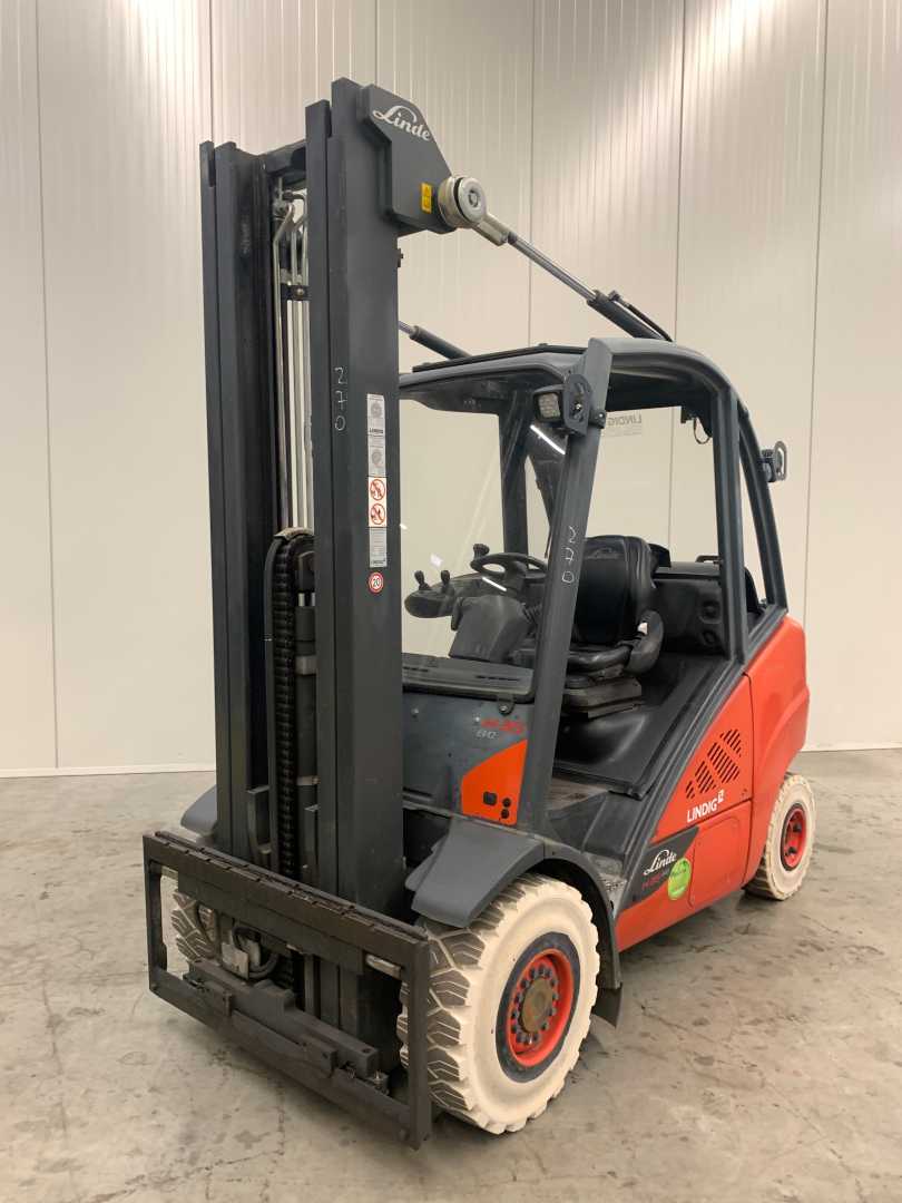 Used Forklift Truck LINDE H35T GAS VIERRADFRONTSTAPLER (13054125)