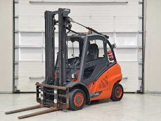Used Forklift Truck LINDE H40D-02 DIESEL VIERRADFRONTSTAPLER (13046550) backdrop