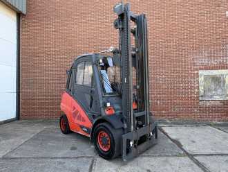 Used Forklift Truck LINDE H45D-02 DIESEL VIERRADFRONTSTAPLER (13053687) backdrop