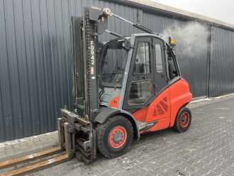 Used Forklift Truck LINDE H50T-02/600 GAS VIERRADFRONTSTAPLER (13024300) backdrop