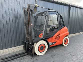 Used Forklift Truck LINDE H50T-02/600 GAS VIERRADFRONTSTAPLER (13065116) backdrop