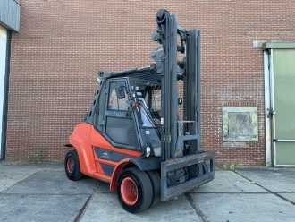 Used Forklift Truck LINDE H80T-03/900 ELEKTRO VIERRADFRONTSTAPLER (13067543) backdrop