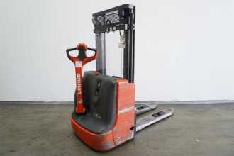 Used Forklift Truck LINDE L 10 B 1172 ELEKTRO HOCHHUBWAGENDEICHSEL (13068137) backdrop