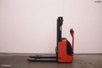 Used Forklift Truck LINDE L 10 ELEKTRO HOCHHUBWAGENDEICHSEL (13059428) backdrop