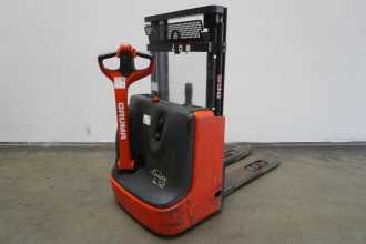 Used Forklift Truck LINDE L 12 1172 ELEKTRO HOCHHUBWAGENDEICHSEL (13026539) backdrop